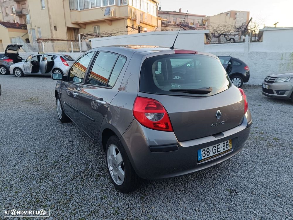 Renault Clio 1.2 16V Dynamique S - 14