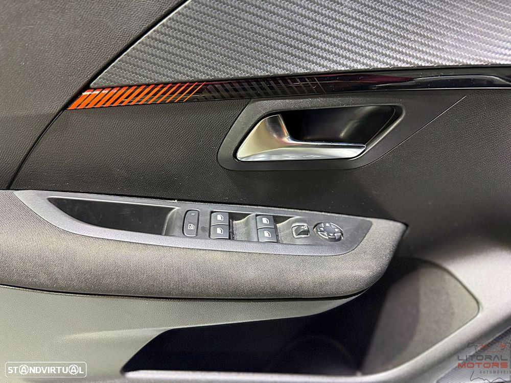 Peugeot 208 1.2 PureTech SE Style - 15