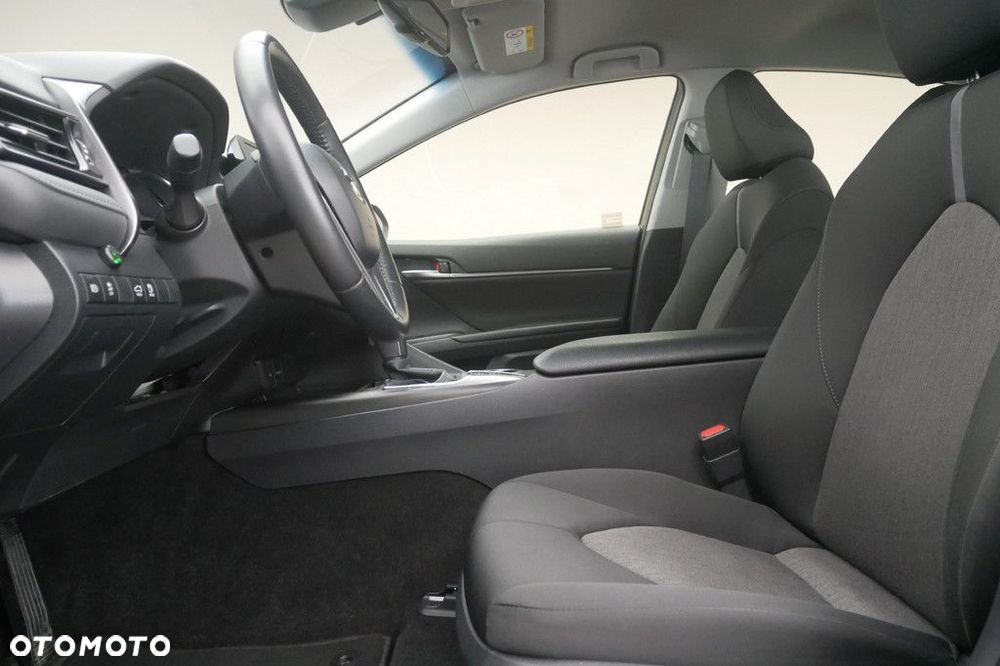 Toyota Camry 2.5 Hybrid Comfort CVT - 12