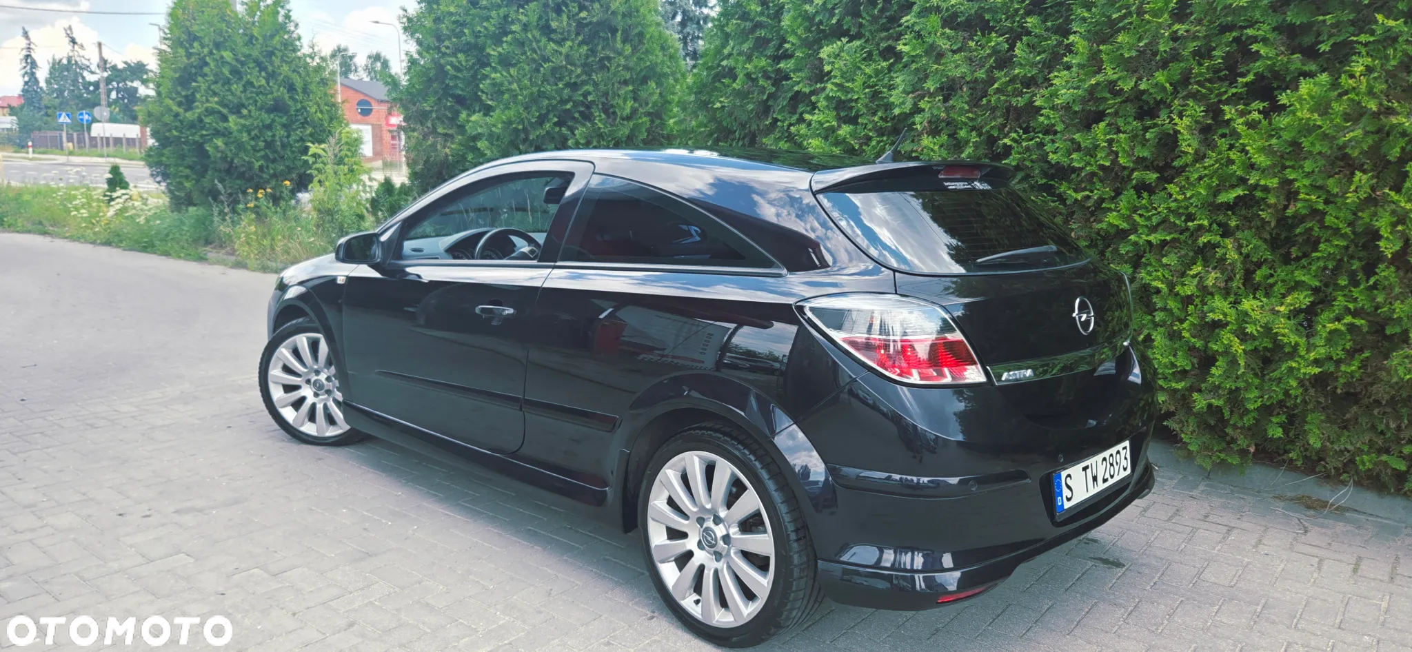 Opel Astra GTC 1.8 Cosmo - 10