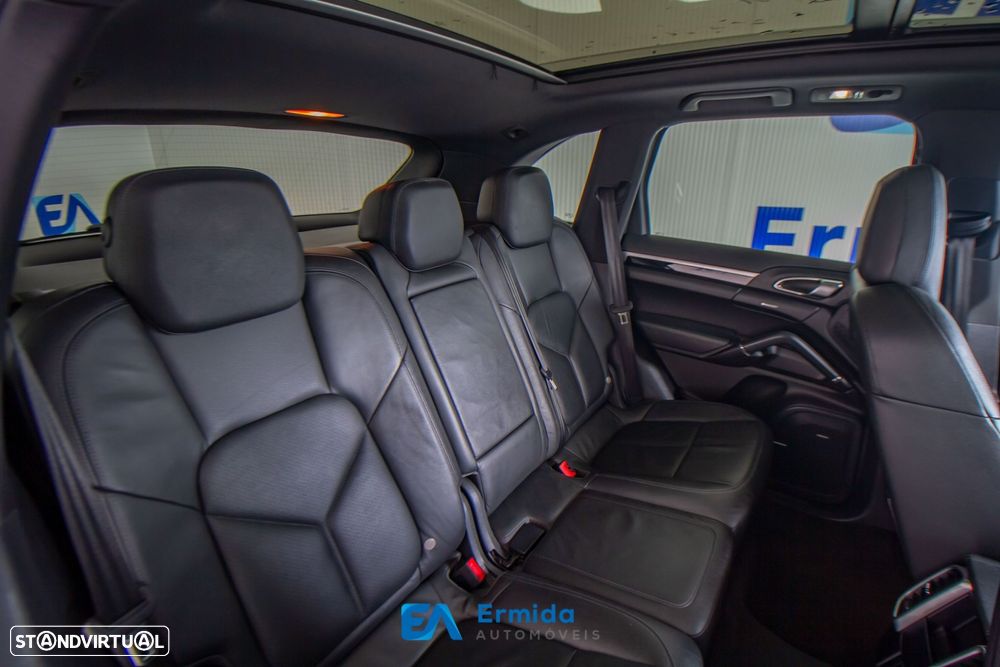 Porsche Cayenne - 27