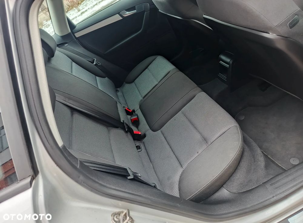 Audi A3 Sportback 1.6 TDI DPF Attraction - 25