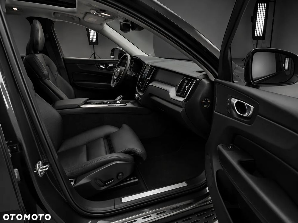 Volvo XC 60 B4 D AWD Ultimate Bright - 12