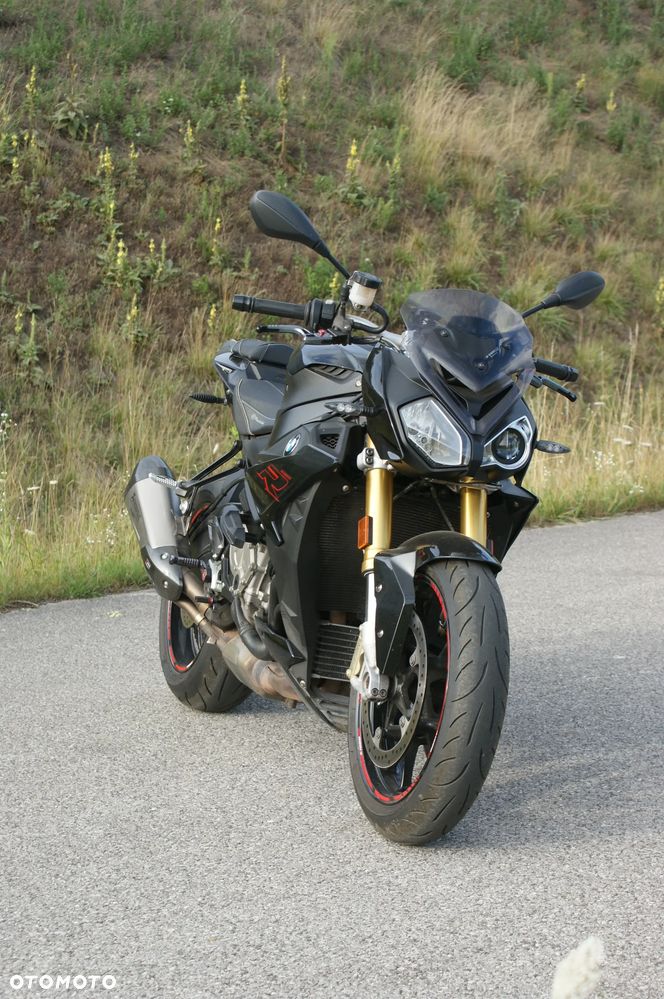 BMW S - 4