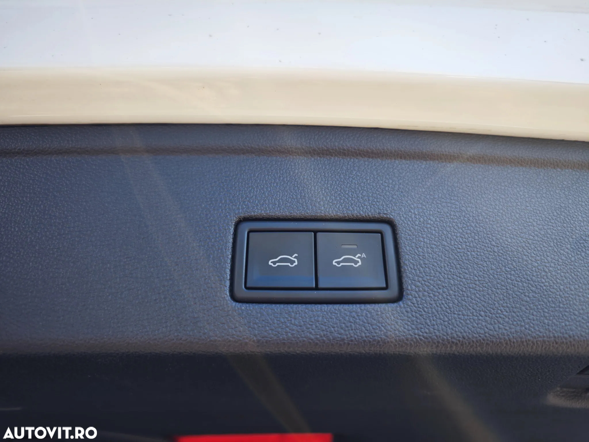 Volkswagen Touareg V6 TDI R-Style - 17