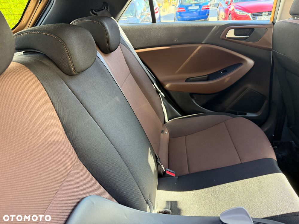Hyundai i20 - 15