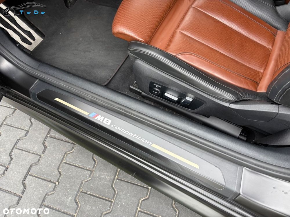 BMW Seria 8 - 38