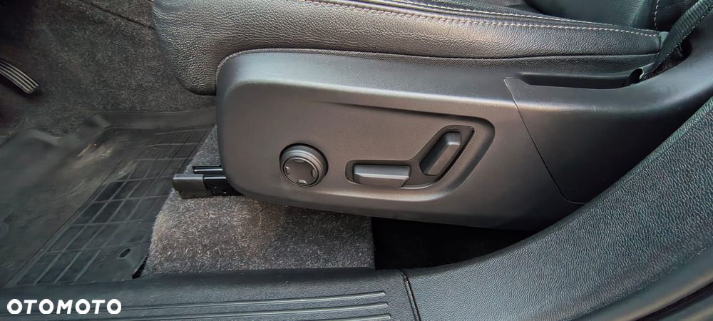Volvo XC 40 T5 AWD Geartronic Momentum - 23
