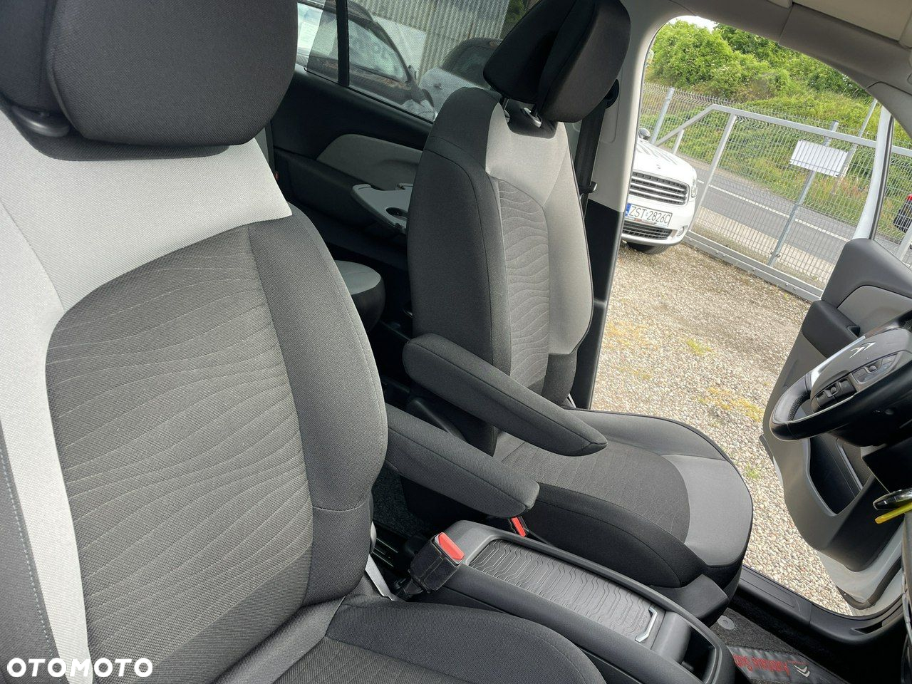 Citroën C4 Grand Picasso BlueHDi 120 EAT6 Business Class - 24