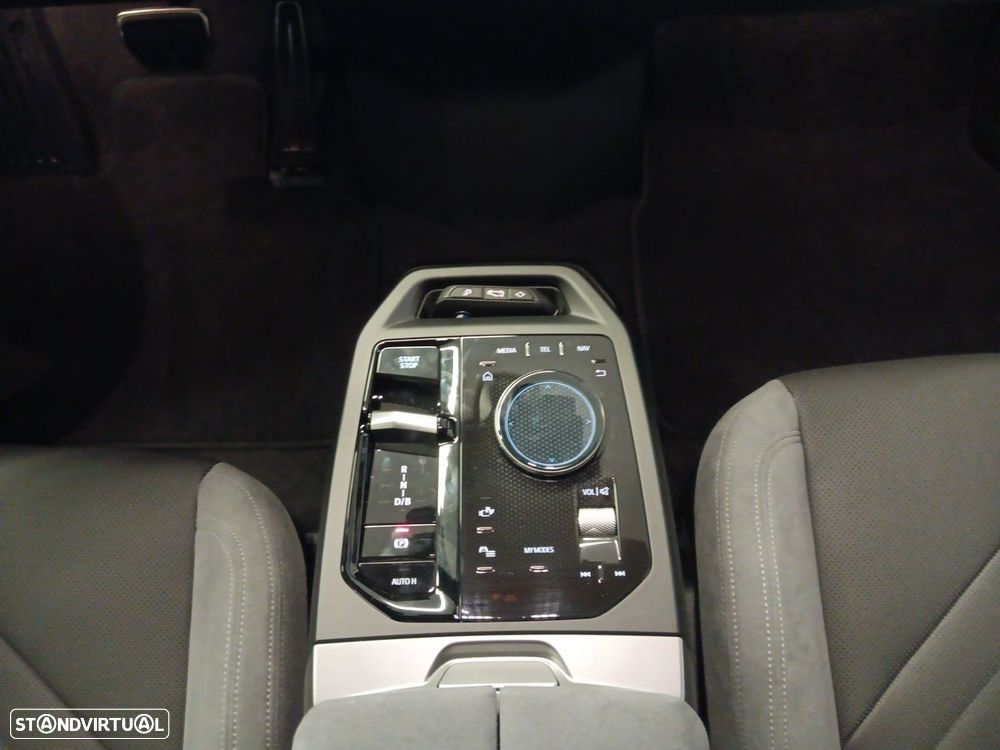 BMW iX xDrive 45 Pack Desportivo Pro - 19