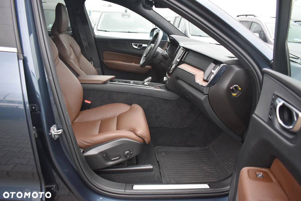 Volvo XC 60 B5 B AWD Inscription - 18