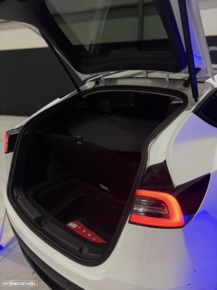 Tesla Model Y Long Range Dual Motor AWD - 37
