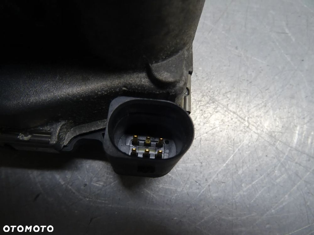 SUPERB / A6 C5 / PASSAT B5 PRZEPUSTNICA 078133062B - 6