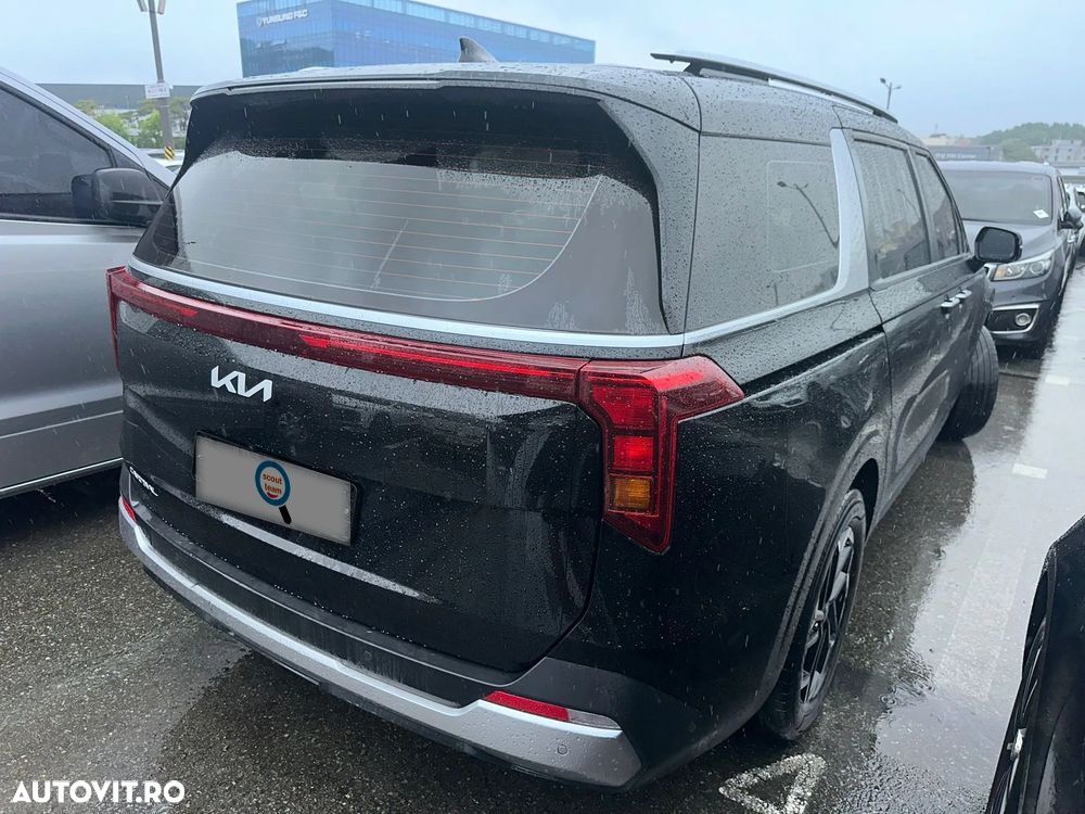 Kia Carnival - 7