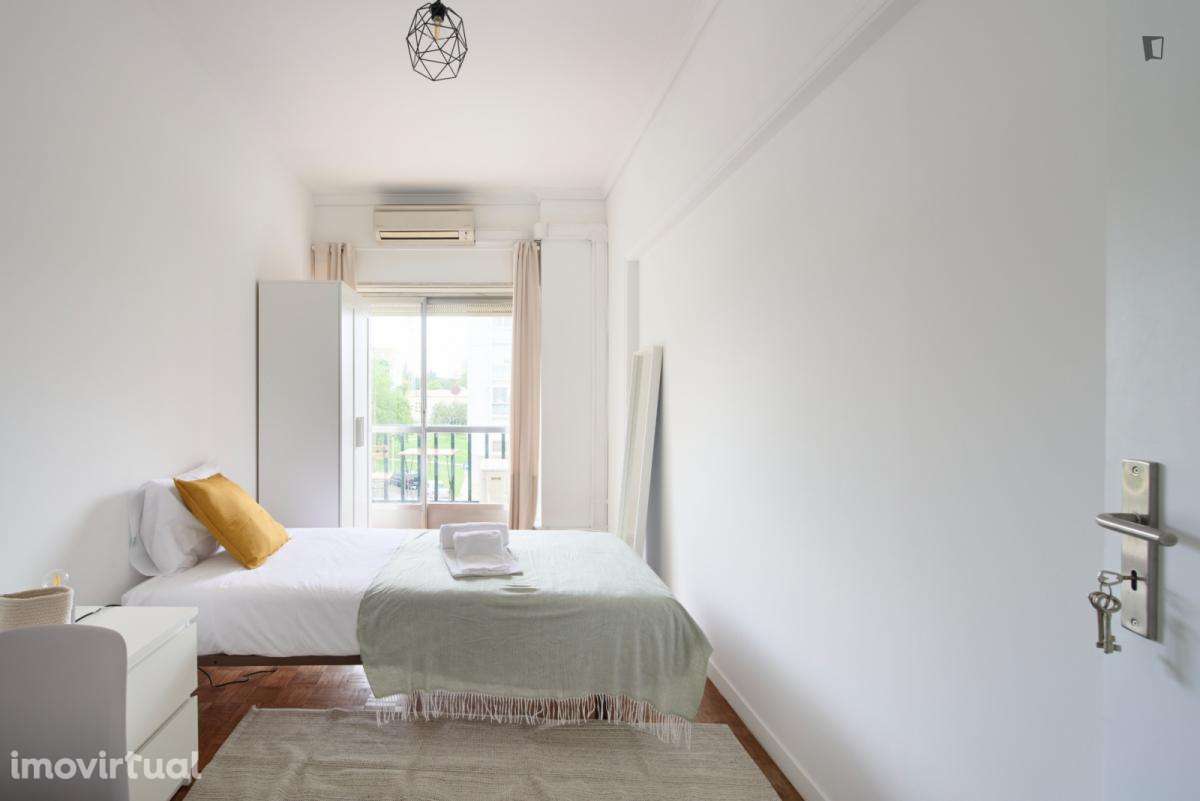 Quarto - localizado em Roma-Areeiro Lisbon - Grande imagem: 2/55