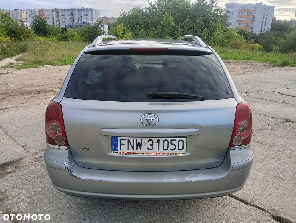 Toyota Avensis - 6