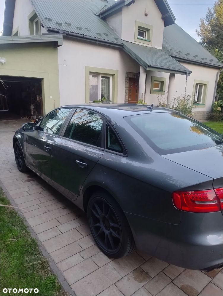 Audi A4 Limousine - 5