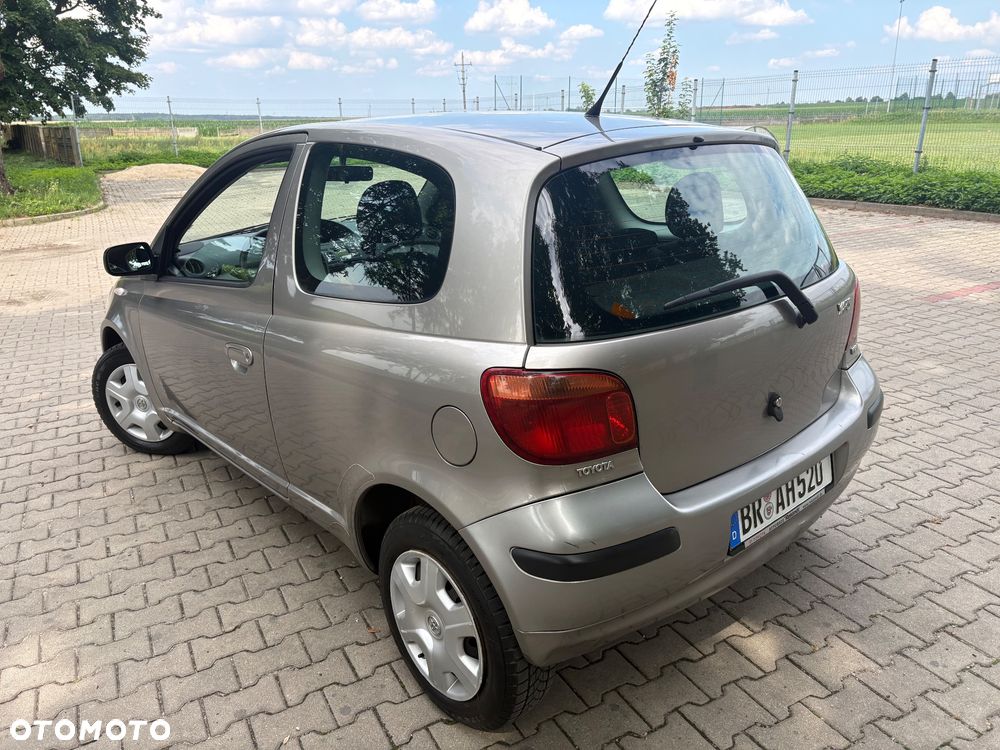 Toyota Yaris 1.0 - 15