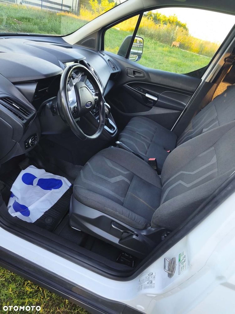 Ford Transit Connect - 19