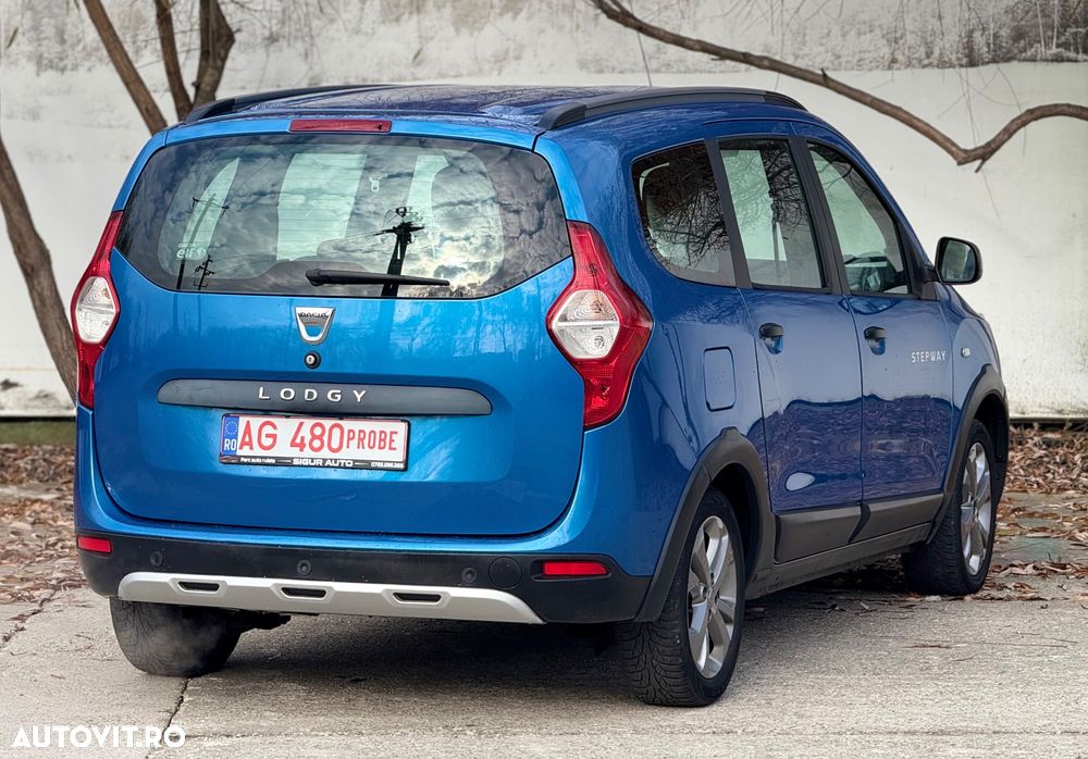 Dacia Lodgy TCe 115 Stepway - 3