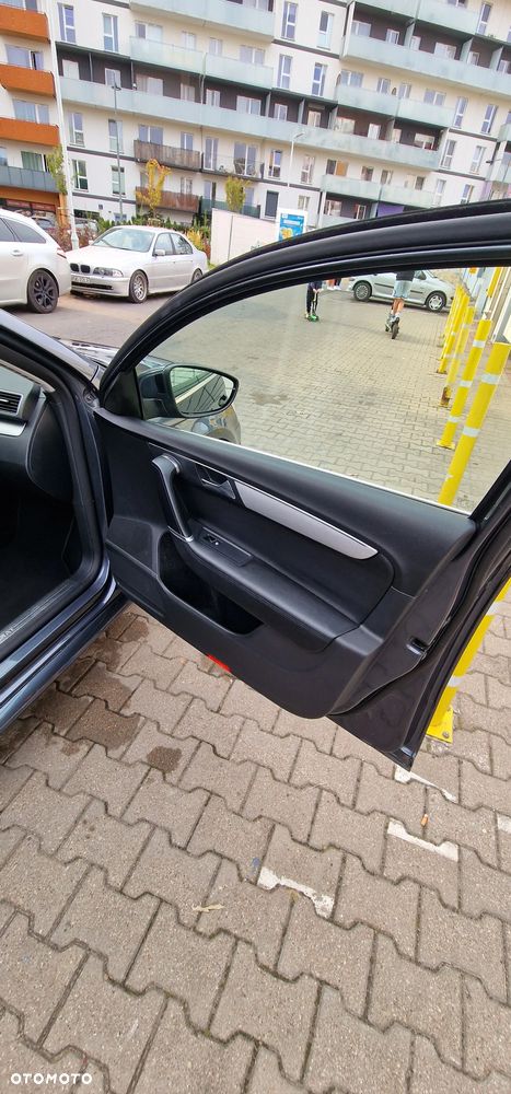 Volkswagen Passat - 38