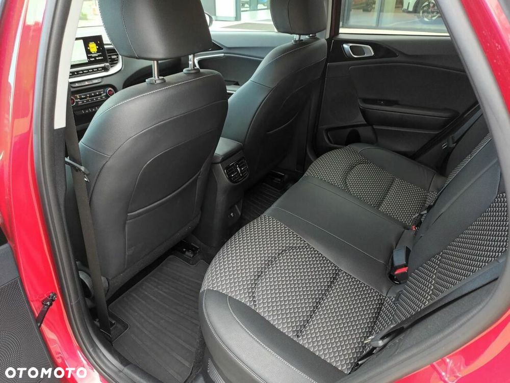 Kia XCeed - 16