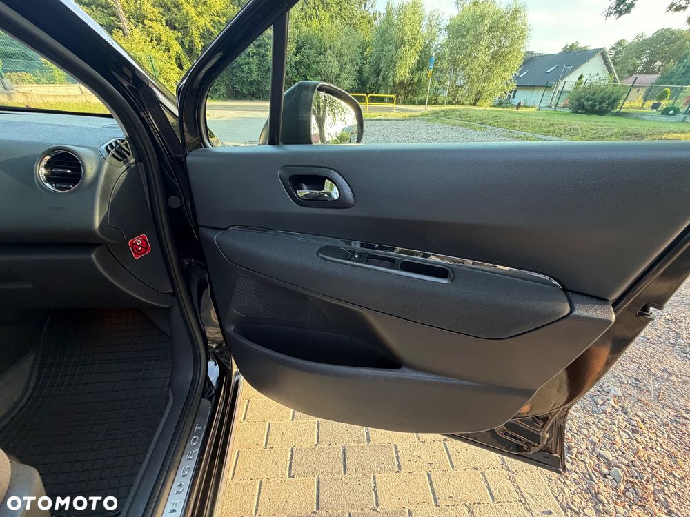Peugeot 3008 HDi 150 Allure - 22