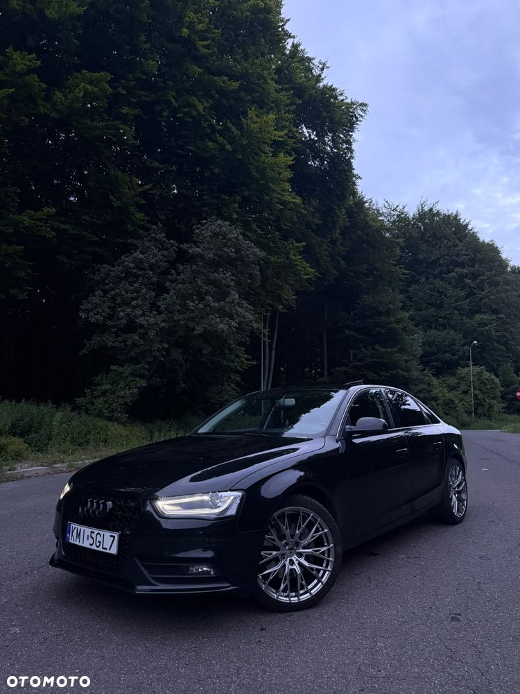 Audi A4 Limousine - 1