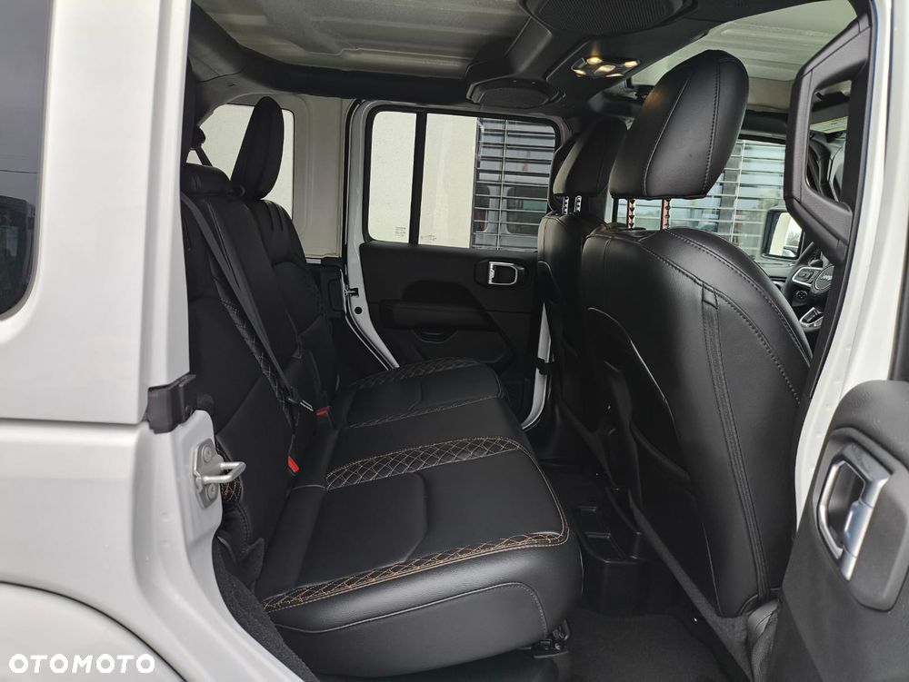 Jeep Wrangler - 27