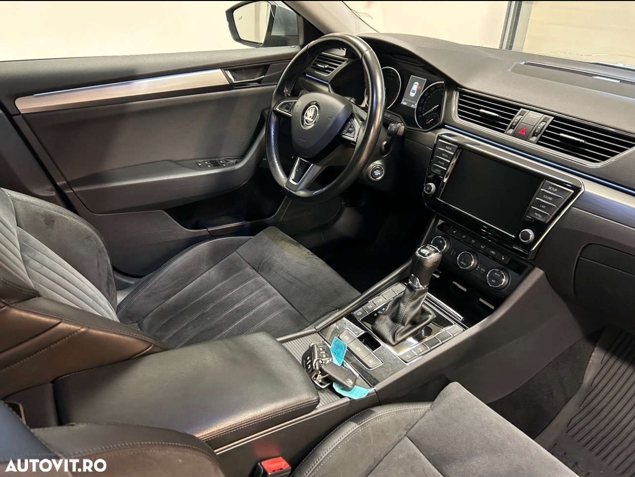 Skoda Superb 2.0 TDI 4x4 DSG Premium Edition - 5