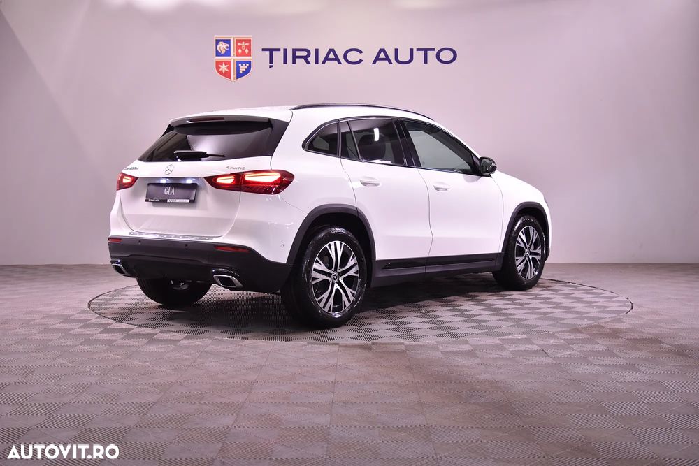 Mercedes-Benz GLA - 5