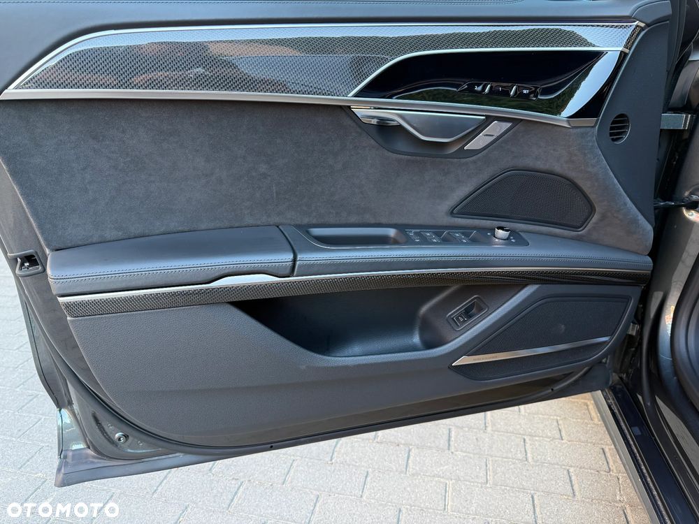 Audi S8 - 10