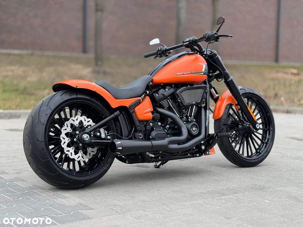 Harley-Davidson Softail Breakout - 6