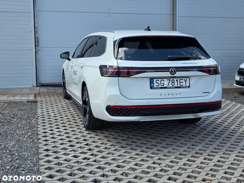 Volkswagen Passat - 8