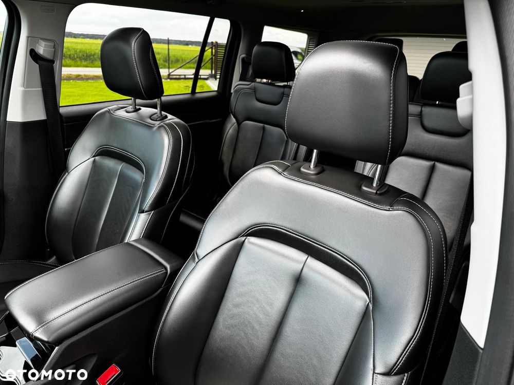 Jeep Grand Cherokee - 25
