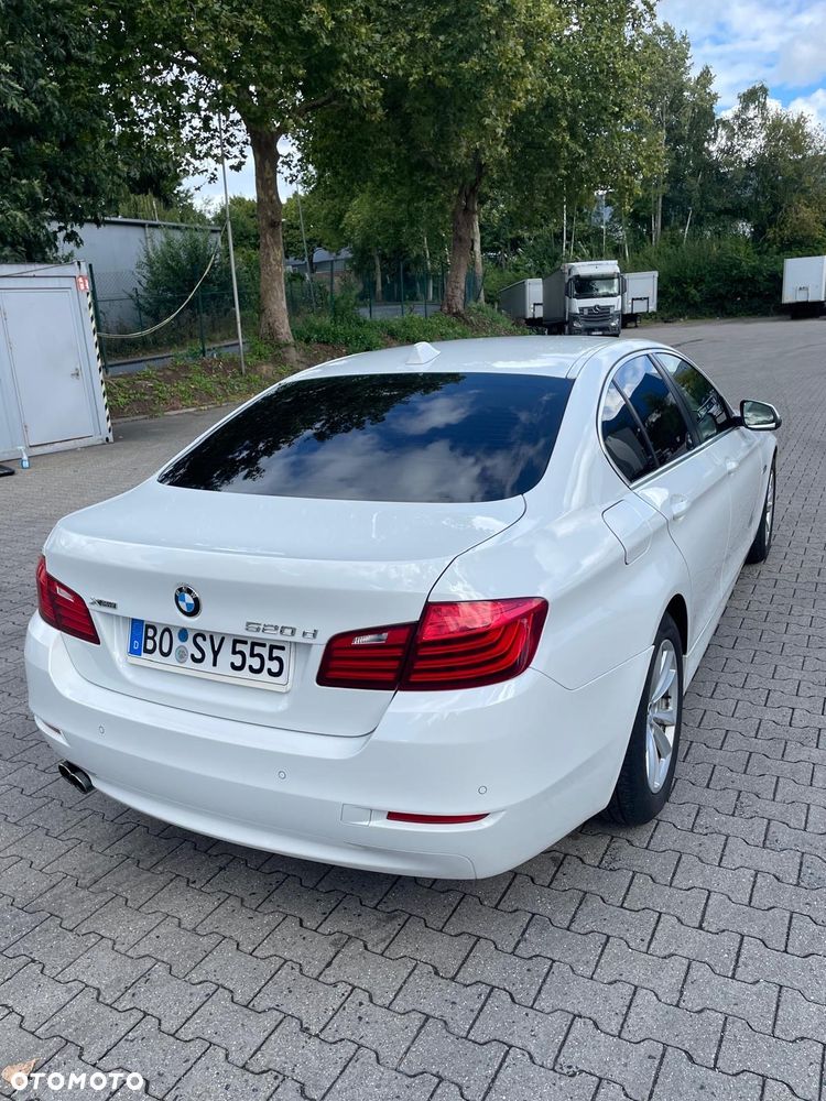BMW Seria 5 520d xDrive - 6