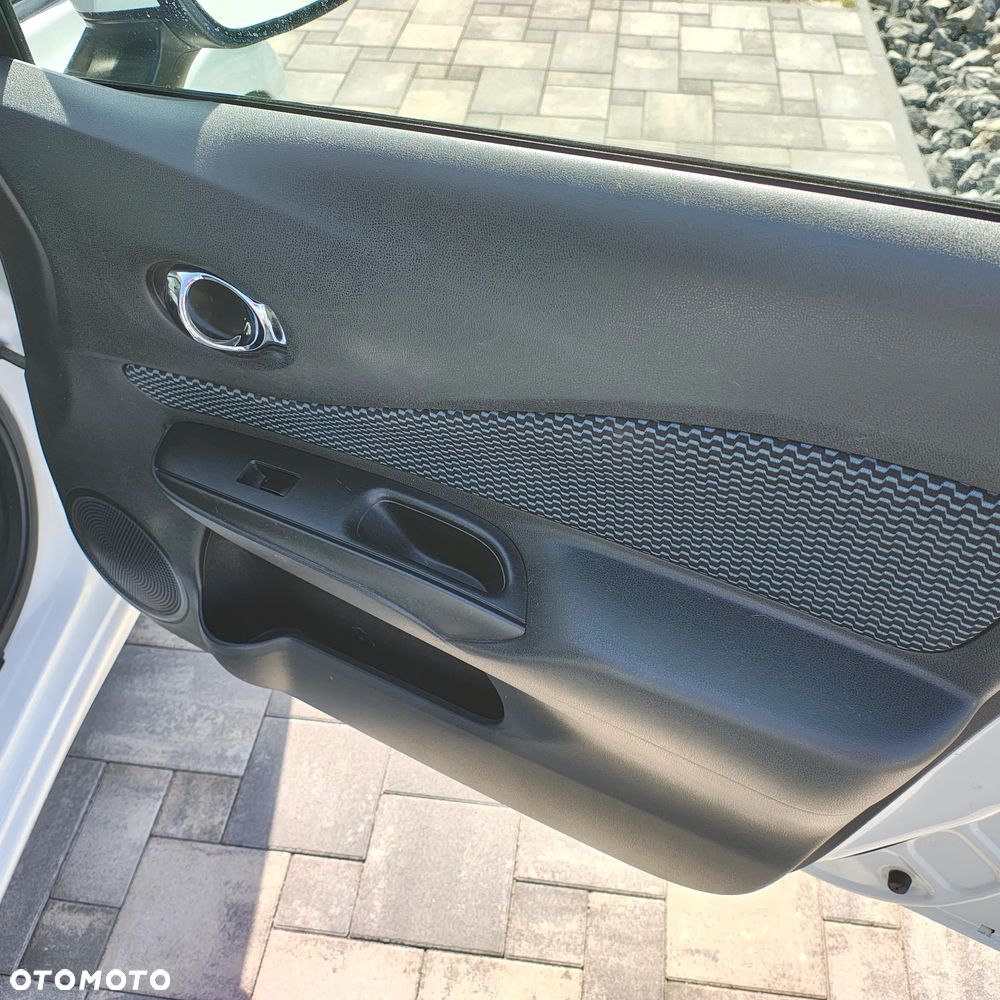 Nissan Note 1.2 Tekna EU6 - 17