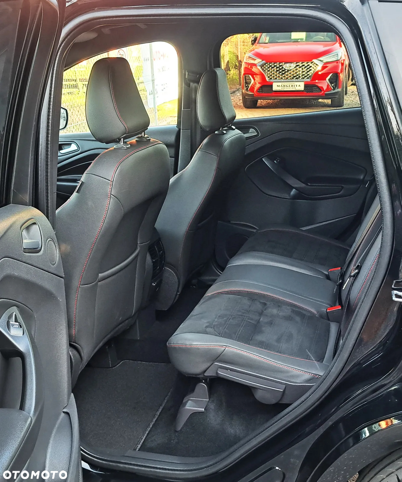 Ford Kuga 1.5 EcoBoost 2x4 ST-Line - 19
