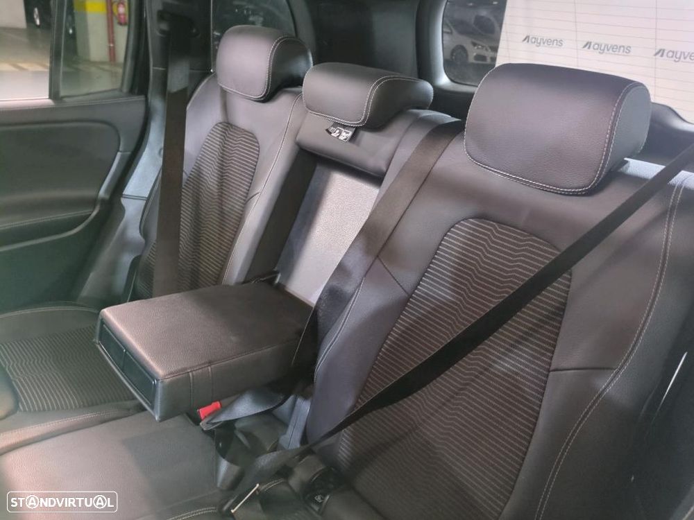 Mercedes-Benz GLB 180 d Progressive - 8