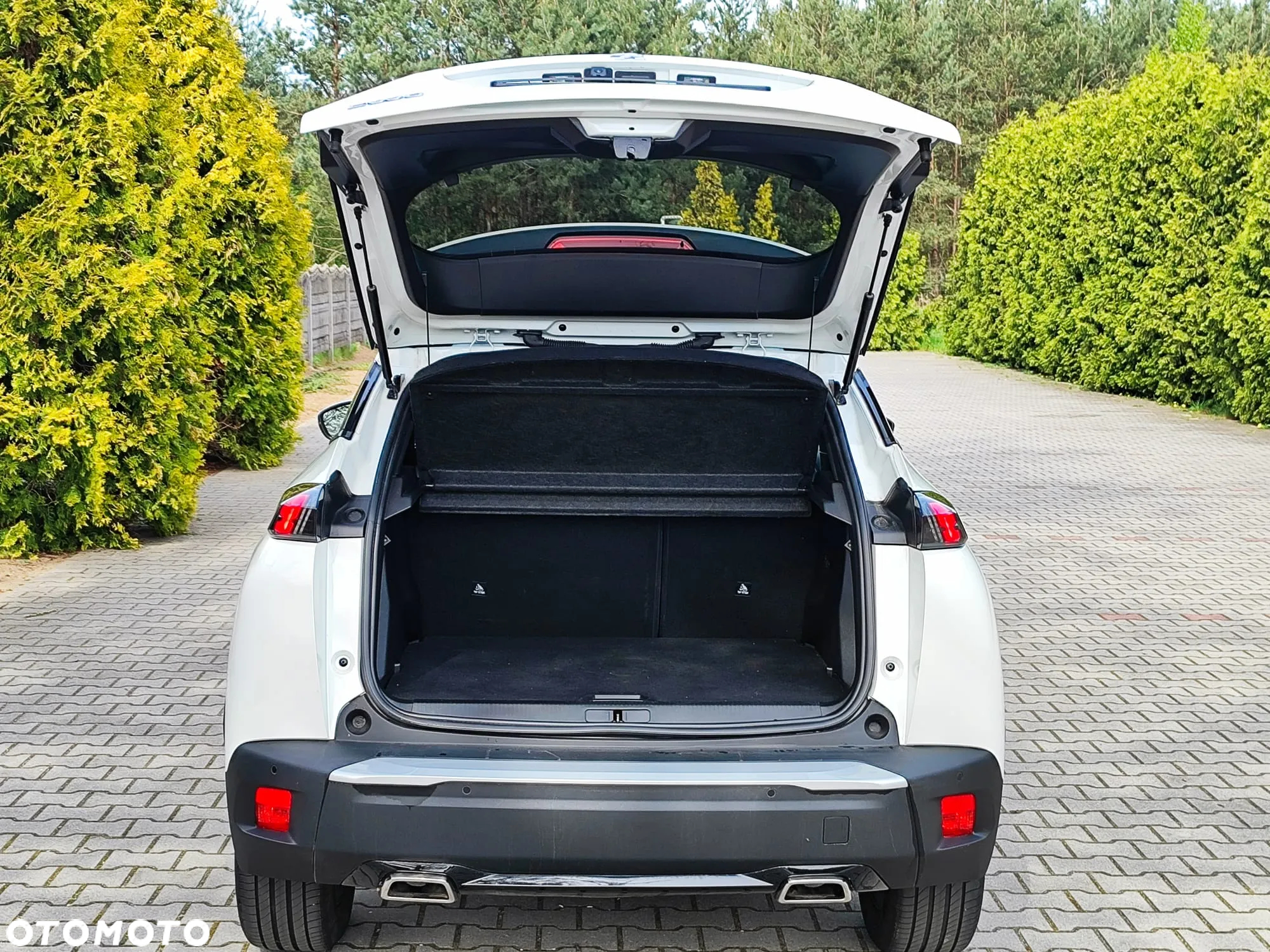 Peugeot 2008 PureTech 130 Allure Pack - 8