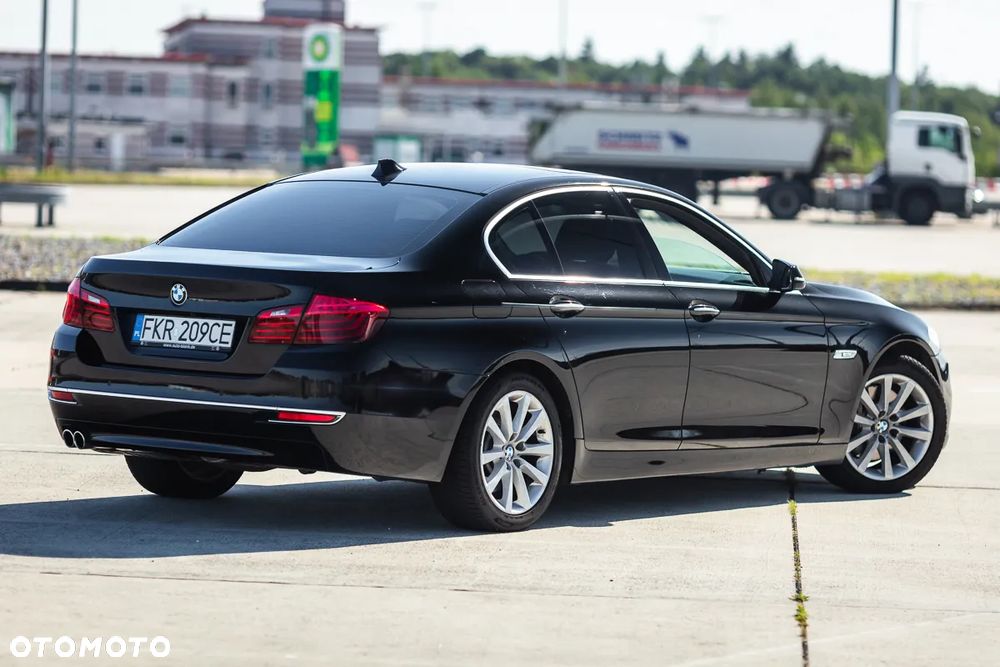BMW Seria 5 530d Luxury Line - 13