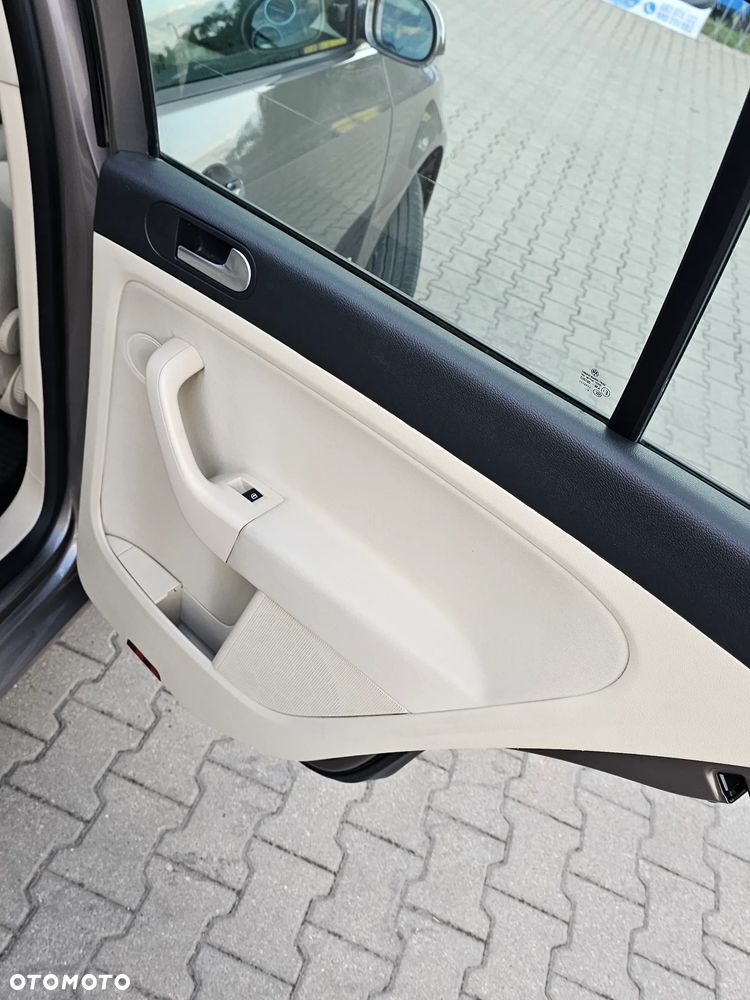 Volkswagen Golf Plus 1.4 TSI Comfortline DSG - 12