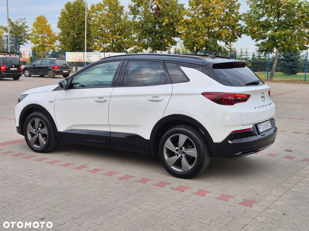 Opel Grandland 1.2 T GS Line S&S - 4