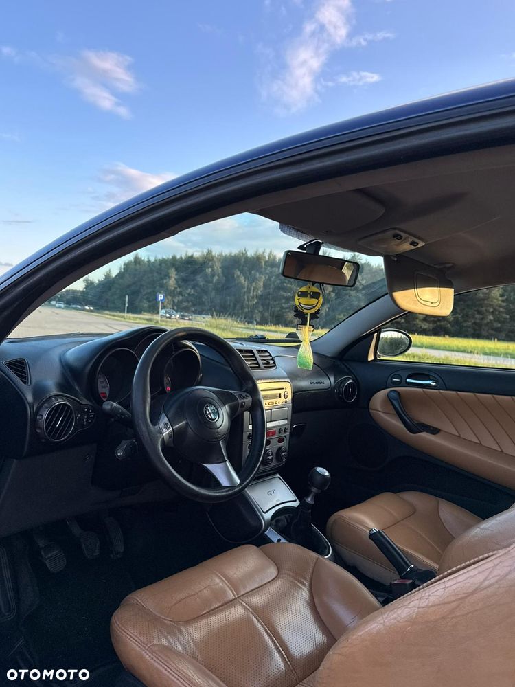 Alfa Romeo GT 1.9JTD 16V Q2 - 12
