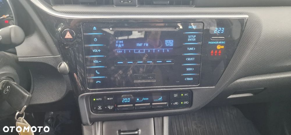 Toyota Auris 1.6 Active - 11