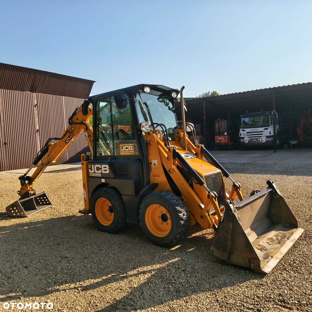 JCB 3CX - SALON PL - 900 mth - 22