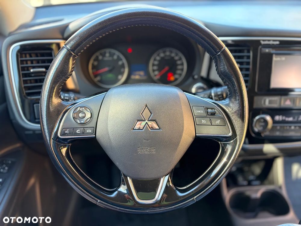 Mitsubishi Outlander 2.0 Intense 2WD - 15