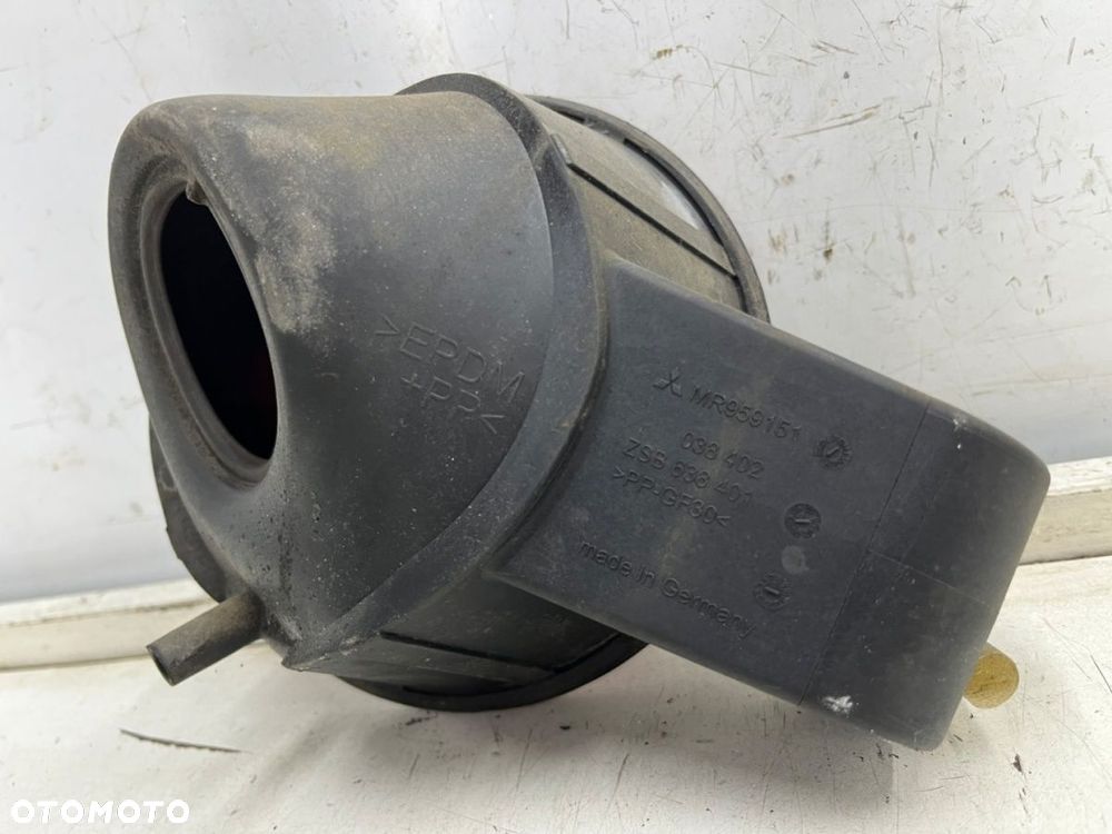 Klapka wlewu paliwa Mitsubishi Colt VI 6 Z30 3d 3Drzwi 04-12r kod koloru p04 czerwona korek mr959151 - 5