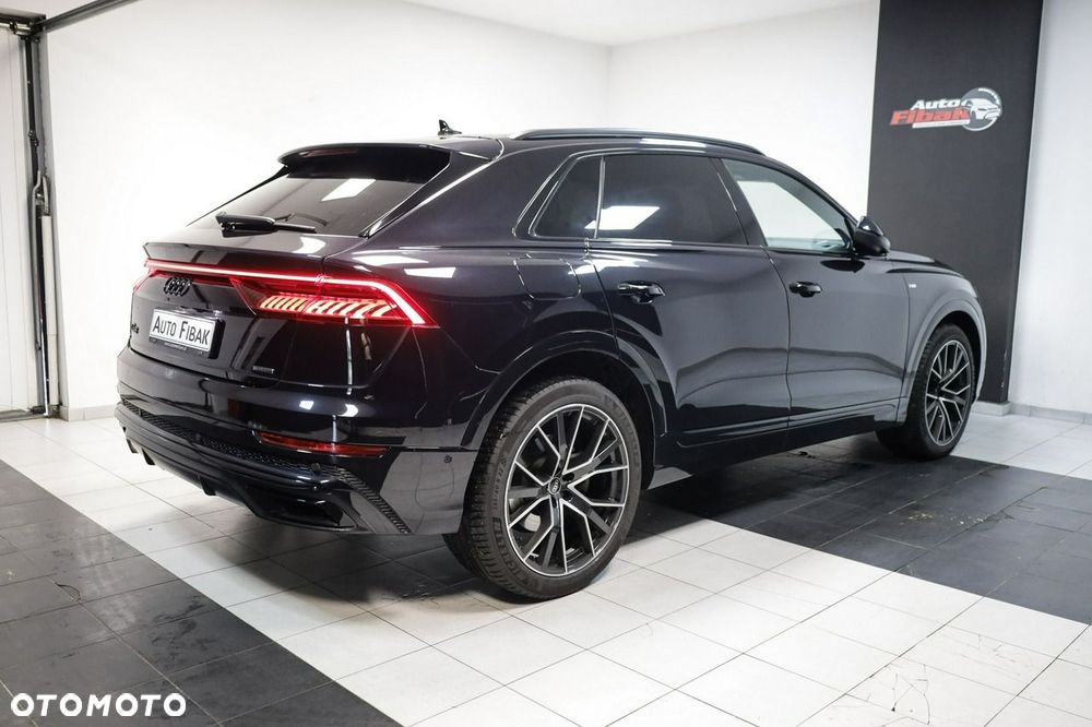 Audi Q8 - 12