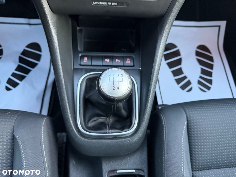 Volkswagen Golf 1.6 TDI DPF BlueMotion Technology Team - 25